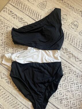 Lauren Ralph Lauren Black and White One-Shoulder One-Piece Swimsuit